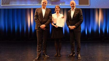 Prof Marcus Altfeld (left), Dr Angelique Hölzemer (centre) with Prof Georg M. N. Behrens at the award ceremony in Salzburg Prof Marcus Altfeld (left), Dr Angelique Hölzemer (centre) with Prof Georg M. N. Behrens at the award ceremony in Salzburg