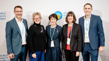 The DNAMR workshop speakers (from left to right): Prof. Dr. Mathias Pletz, Dame Sally Davies, Takuko Sawada, Dagmar Reitenbach und Dr. Marc Gitzinger. The DNAMR workshop speakers (from left to right): Prof. Dr. Mathias Pletz, Dame Sally Davies, Takuko Sawada, Dagmar Reitenbach und Dr. Marc Gitzinger.